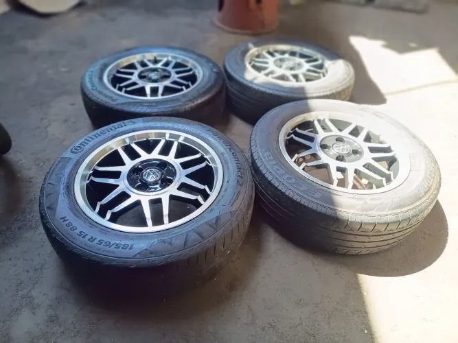 Jogo de Rodas Snowflakes ZK 700 Aro 15 4x100 185/65/15