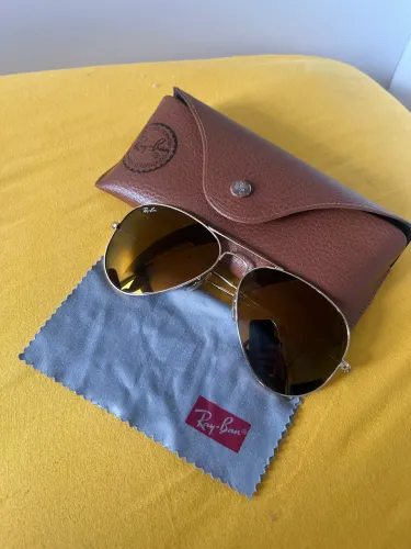 Óculos Ray ban aviador amarelo