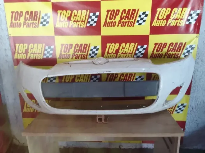 Parachoque dianteiro Fiat Palio 2014 - usado, preço bom