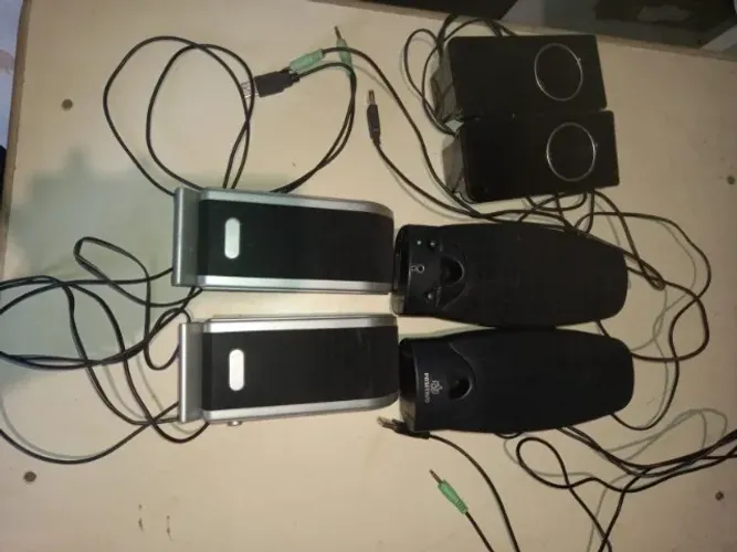 Alto-falantes USB/P2 - Compactos e Práticos