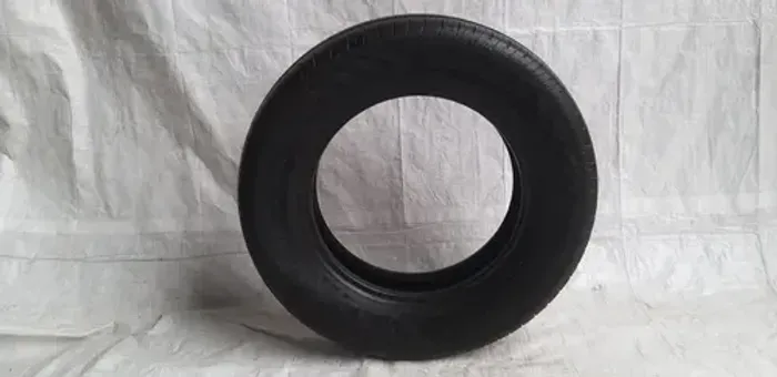 Pneu Continental 205-70-r16 #092