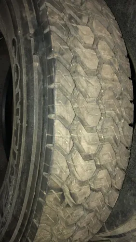 Pneus 275/80 R 22.5
