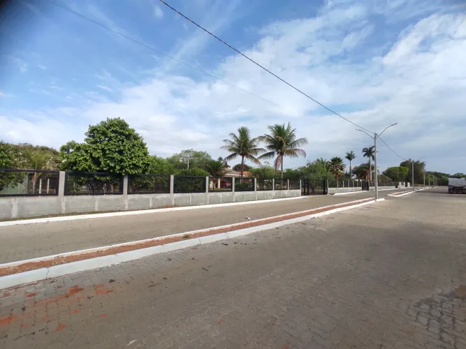 Lote top rua 6 de Vicente Pires condomínio com rua larga e casas tops