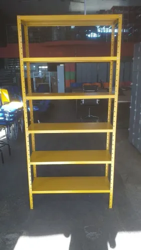 Estante de aço