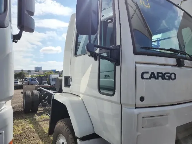 FORD CARGO 1317 2010