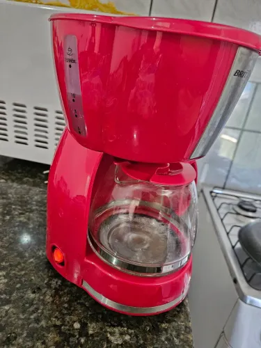 Cafeteira Elétrica Britania - Vermelha (usado)