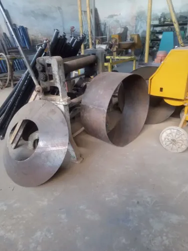 AJUDANTE DE MECÂNICO 