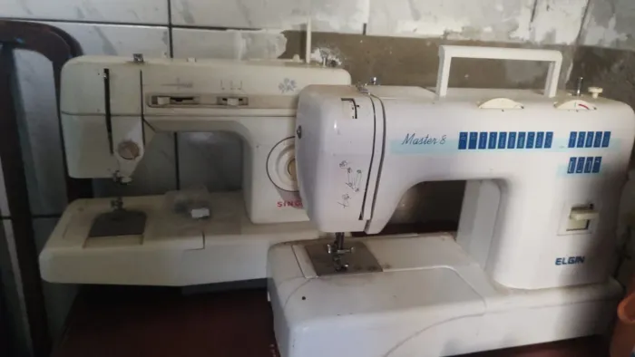 Máquina de costura 400 reais cada uma telefone pra contato * retirada samambaia 