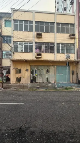 Alugo Apto Com 1 Suíte na Cidade Velha