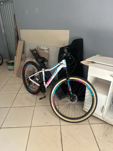 BIKE ARO 29 SEMINOVA RODOU APENAS 3 VEZES
