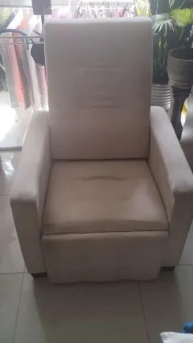 Vendo um excelente poltrona do papai em bom estado de conservação