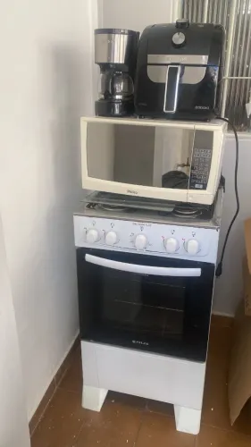 Fogão microondas air fryer e cafeteira