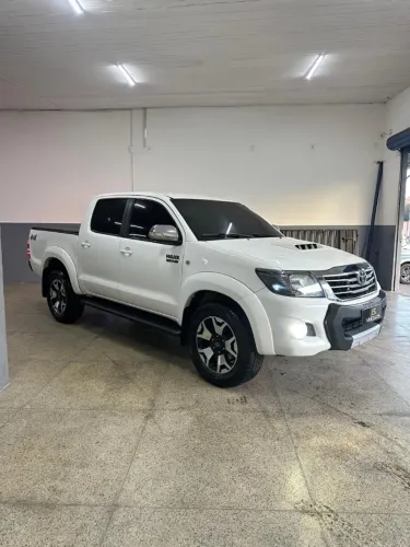 Toyota Hilux CD SR D4-d 4X4 3.0 TDI Dies Aut. 2015