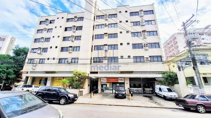 Conjunto de sala de escritório, ótima localização, travessa da Av. Ana Costa com vista liv