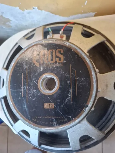 Autofalantes Eros 15 polegadas profissional.