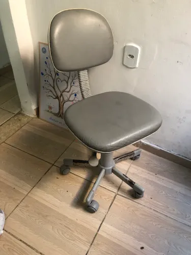 Vendo cadeira de escritório