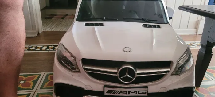 Carro Elétrico Infantil 12v Branco Mercedes Benz Amg - Brink