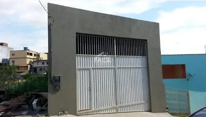Galpão para Locação em Cariacica com 280m² e 2 Banheiros