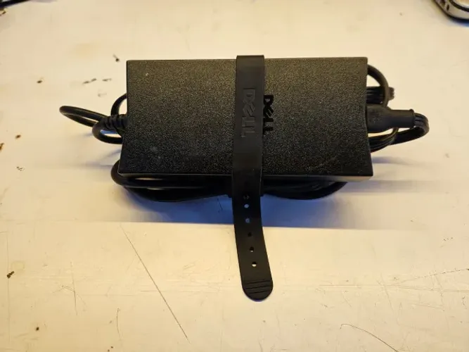 Fontes de Carregador Original Dell 130W - Ótimo Estado