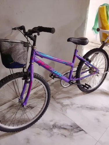 Bicicleta semi nova