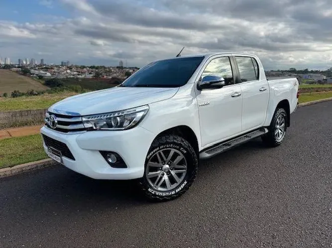 Toyota Hilux CD SRX 4X4 2.8 TDI 16V Diesel Aut. 2016