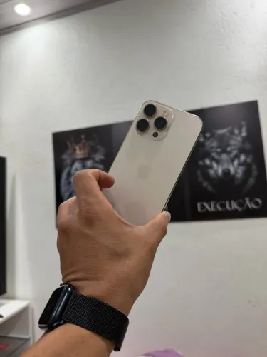 PRA SAIR HOJE!!iPhone 16 pro max gold 512 GB/ impecável. Somente aparelho. Modelo esim.