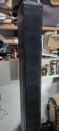 Vertical line array