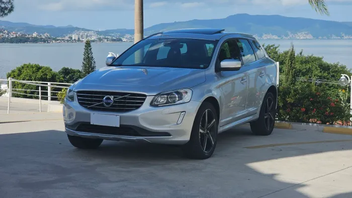 Volvo XC 60 D-5 Momentum 2.4 AWD Diesel 5P 2017