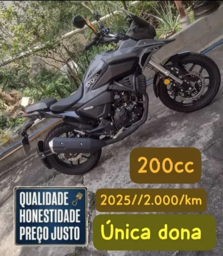 Moto só usada fins de semana,sem detalhes,zero demais.aceito trocar em Suzuki haoj 150 