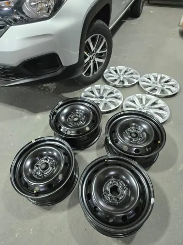 Jogo de Rodas de Ferro com Calotas Aro 15 Original FIAT zero km!