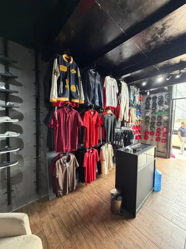 Passo o ponto loja de roupa 2 lojas com setores femininos 