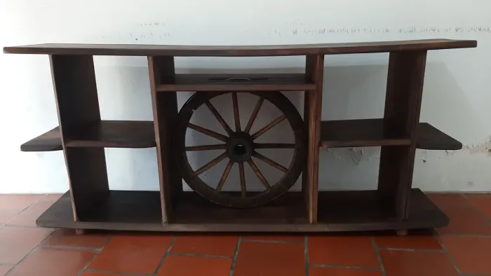 Rack aparador rústico de madeira maciça com roda de carroça 