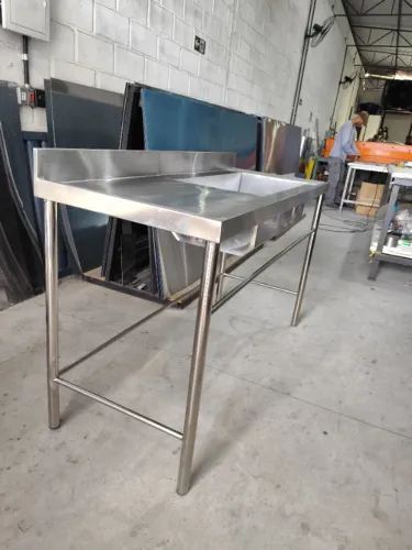 Pia Inox Reforçada 1,10x0,60x0,90m Contraventada Tampo Chapa 20
