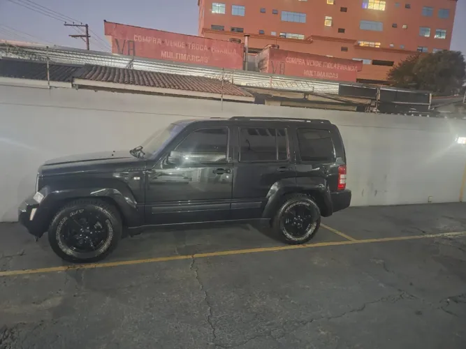 Jeep Cherokee Sport 3.7 4X4 V6 12V Aut. 2012