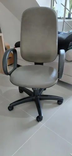 Vendo Cadeira de escritório 