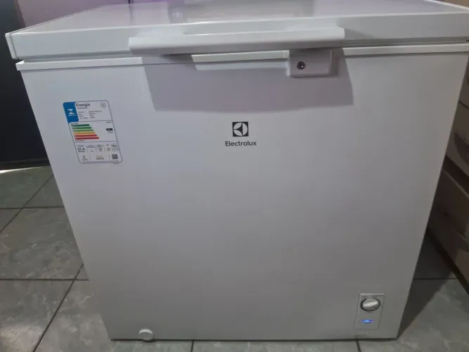 Freezer eletrolux 200L