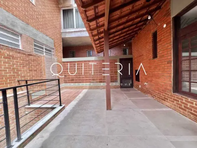 Apartamento triplex com 182M² recém reformado, com vista para o corcovado.