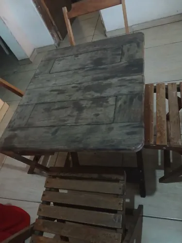 Jogo de cadeira e mesas