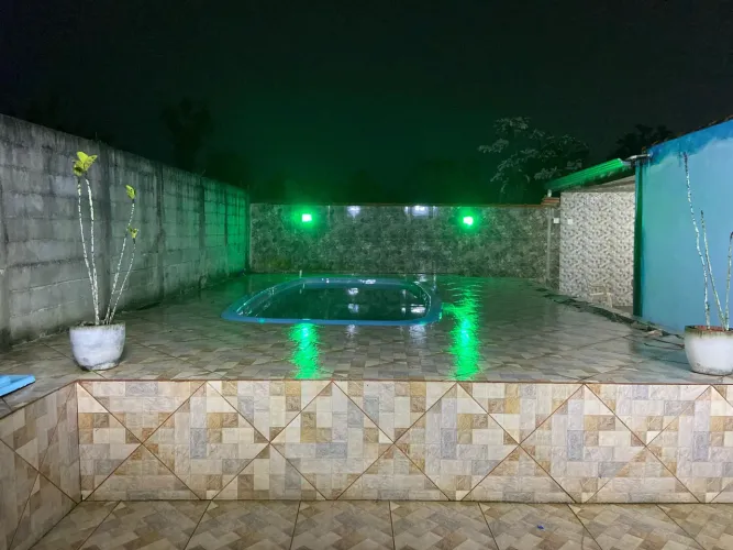 Casa com piscina em Mongaguá