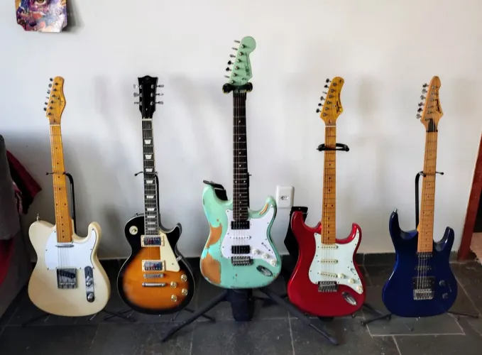OPORTUNIDADE! 5 guitarras por 5 mil !