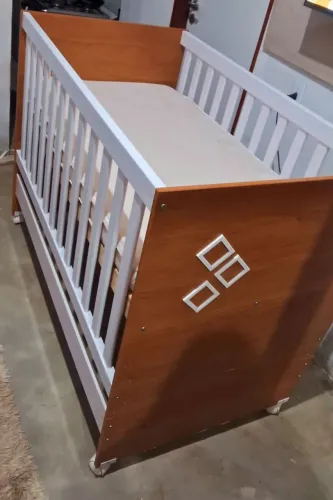 Berço Infantil à Venda - R$ 600