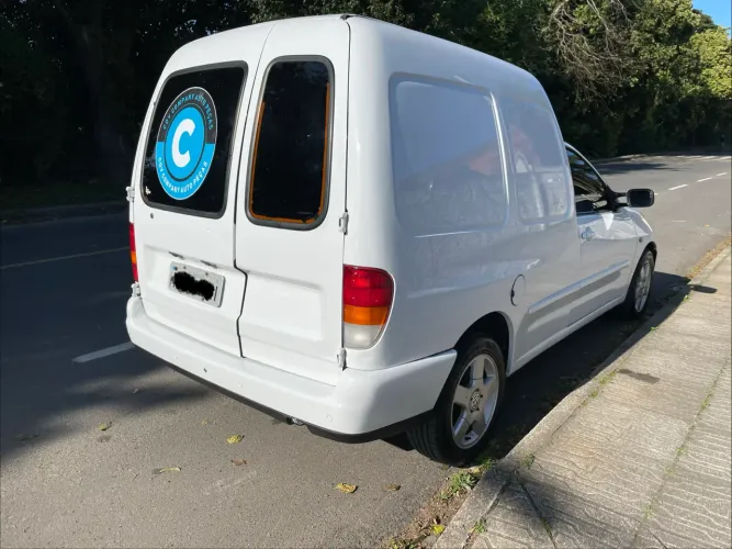 Volkswagen Van 1.6 MI (furgão) 2001