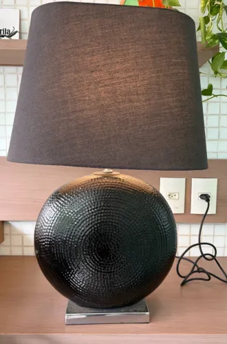 Abajur Preto Elegante