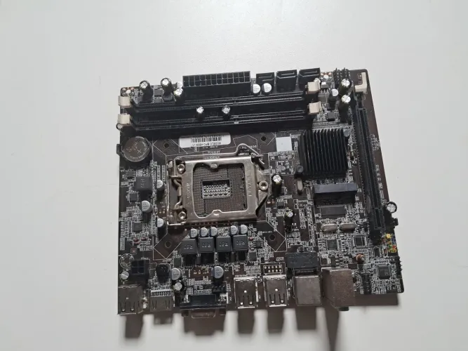 Placa-Mãe Brazil PC BPC-H55M-V1 LGA 1156 (No Estado / Ler Descrição)