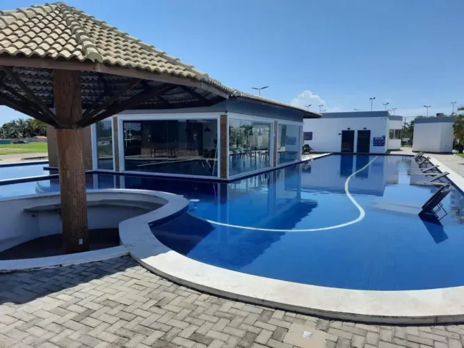 Vendo lote em Panaquatira, condomínio fechado.