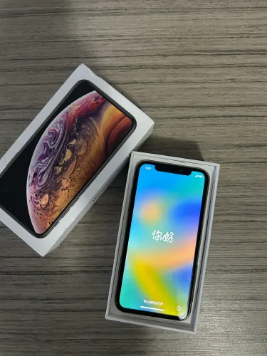 iPhone XS | 64 GB