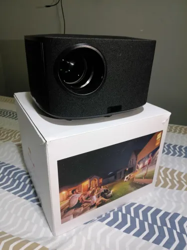 Projetor de alta resolução Bryntek 