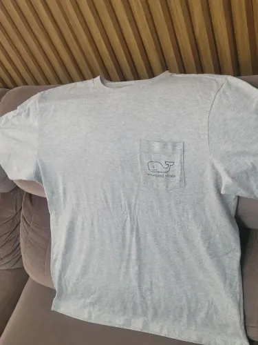 Vendo camisa cinza paraguaia , tamanho M por 25 reais .
