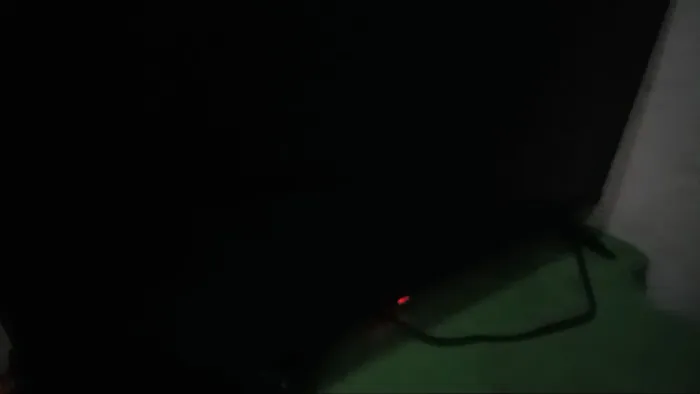 Vendo TV smart HQ usada mais está em ótimo estado e nunca foi pro concerto 