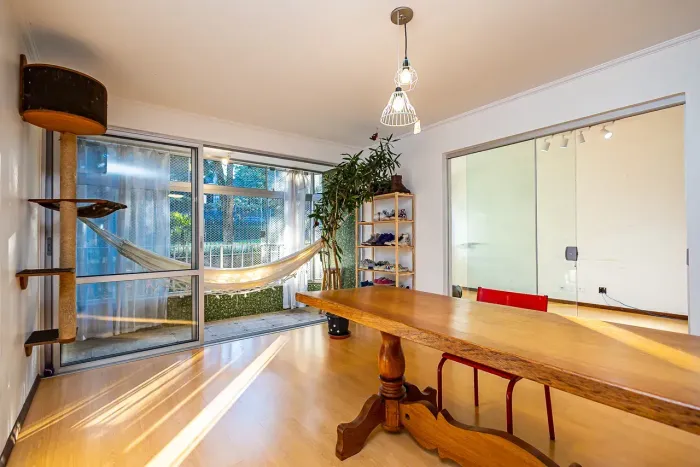 Apartamento Garden com 227 m², 2 vagas, nas Mercês.